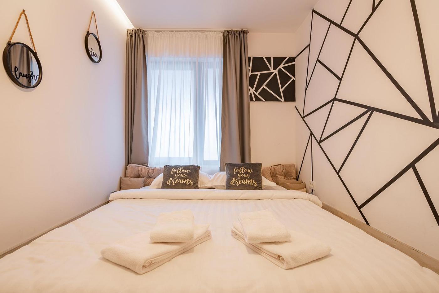 Mountain Serenity And Charming Old Town Nearby Apartment