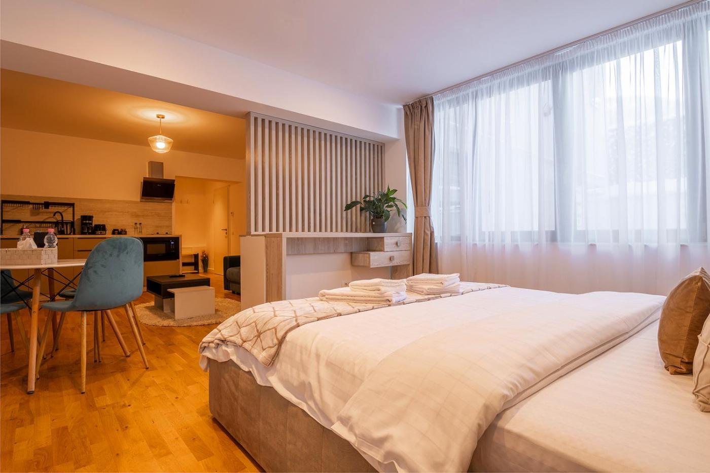 Mountain Serenity And Charming Old Town Nearby Apartment