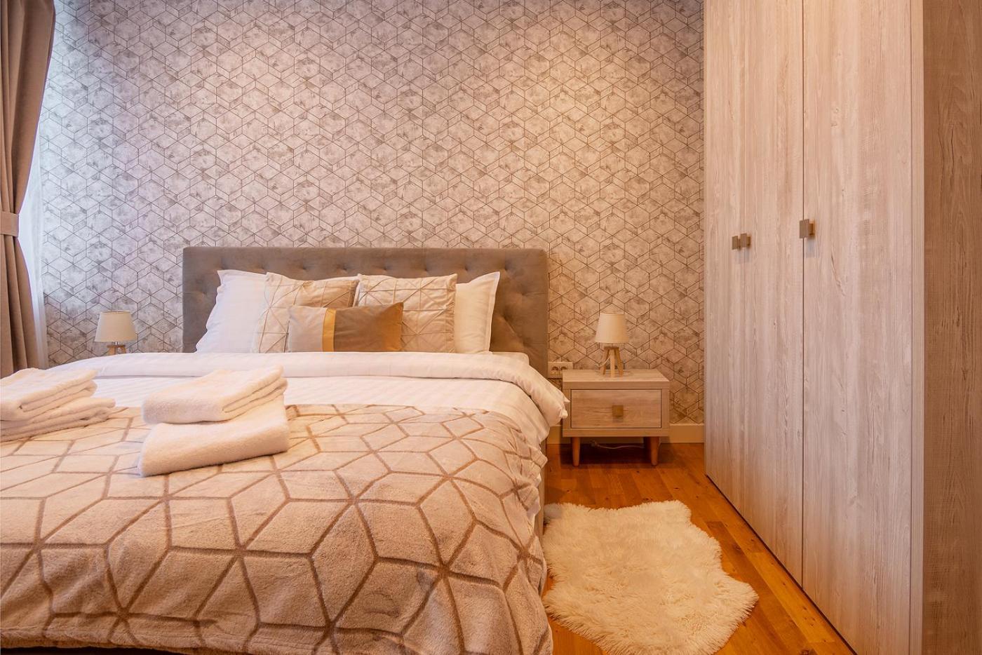 Mountain Serenity And Charming Old Town Nearby Apartment Brasov